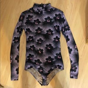 Acacia one piece small